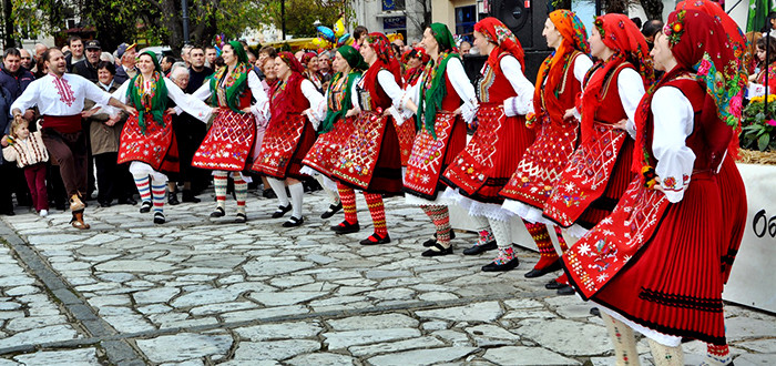 2.-1000-Bulgarian-costumes-in-one-place_Europe_Davidsbeenhere-Photo-credit-www.destinationrazlog.com_