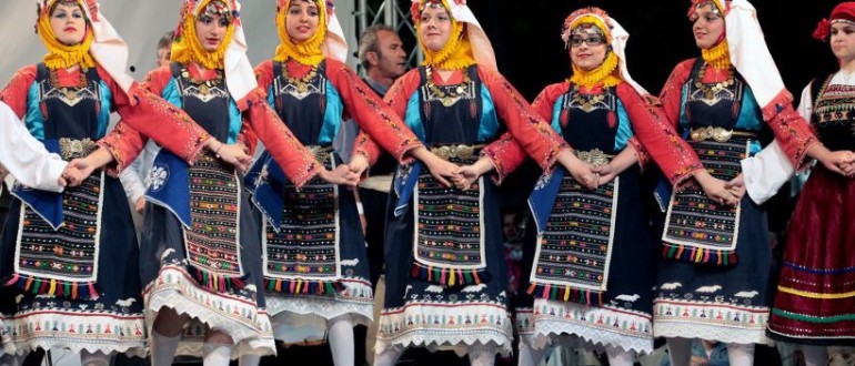 traditional-costumes-and-dances-of-thrace